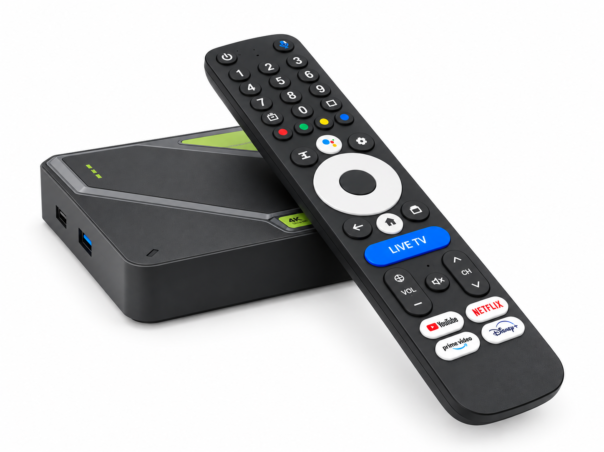 Juodas 4K TV priedelis ir nuotolinio valdymo pultas